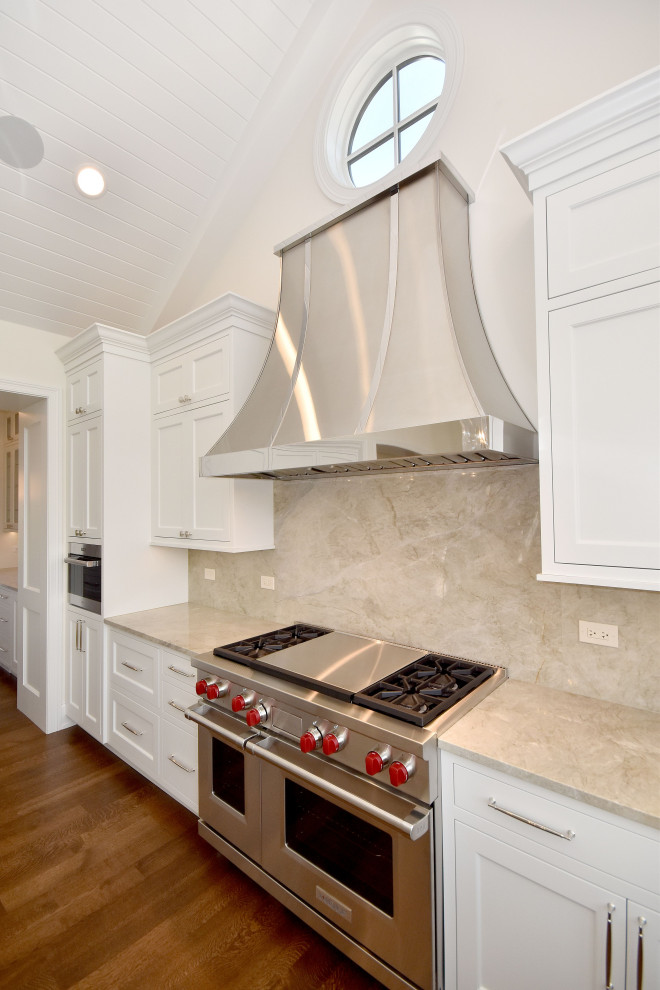 Kitchen - kitchen idea in Chicago