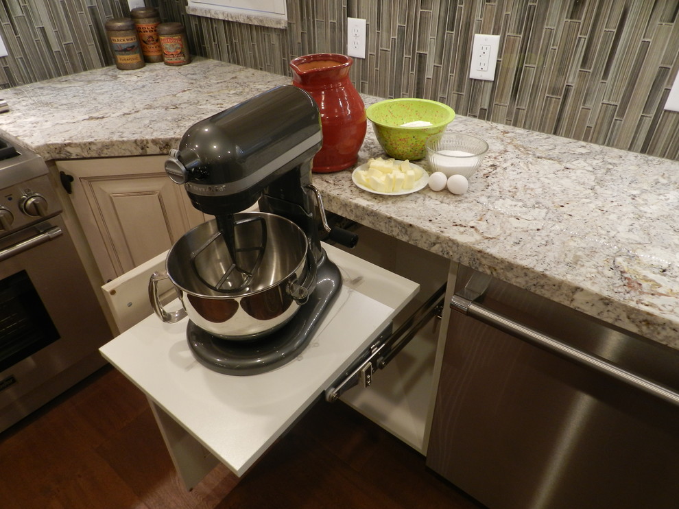 Inspiration for a transitional home design remodel in Salt Lake City