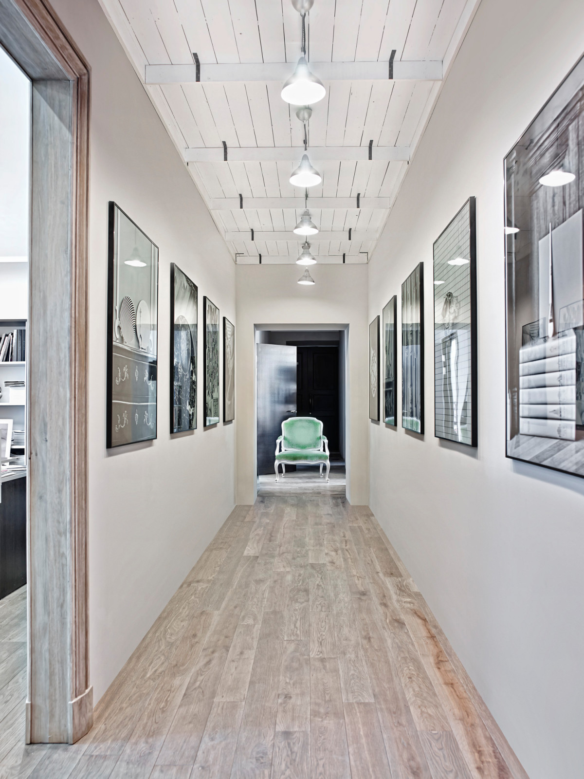 Офис компании Decoconcept