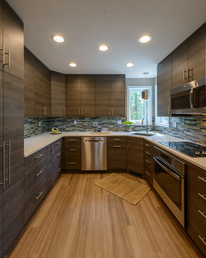 Transitional kitchen photo in Manchester
