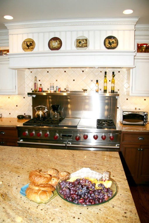 A Kitchen With Touchs Of An Artist