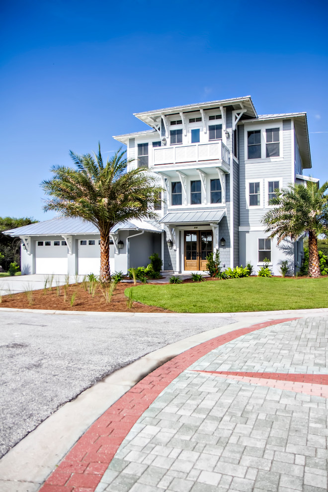 Inspiration for a beach style exterior in Jacksonville.