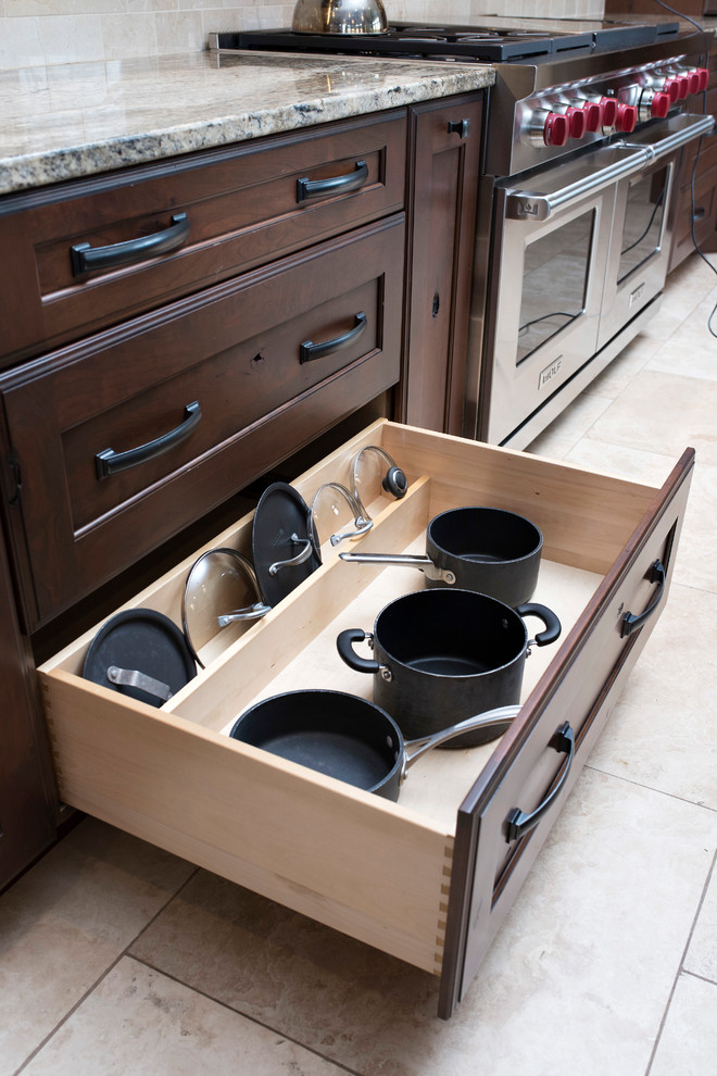 Home design - transitional home design idea