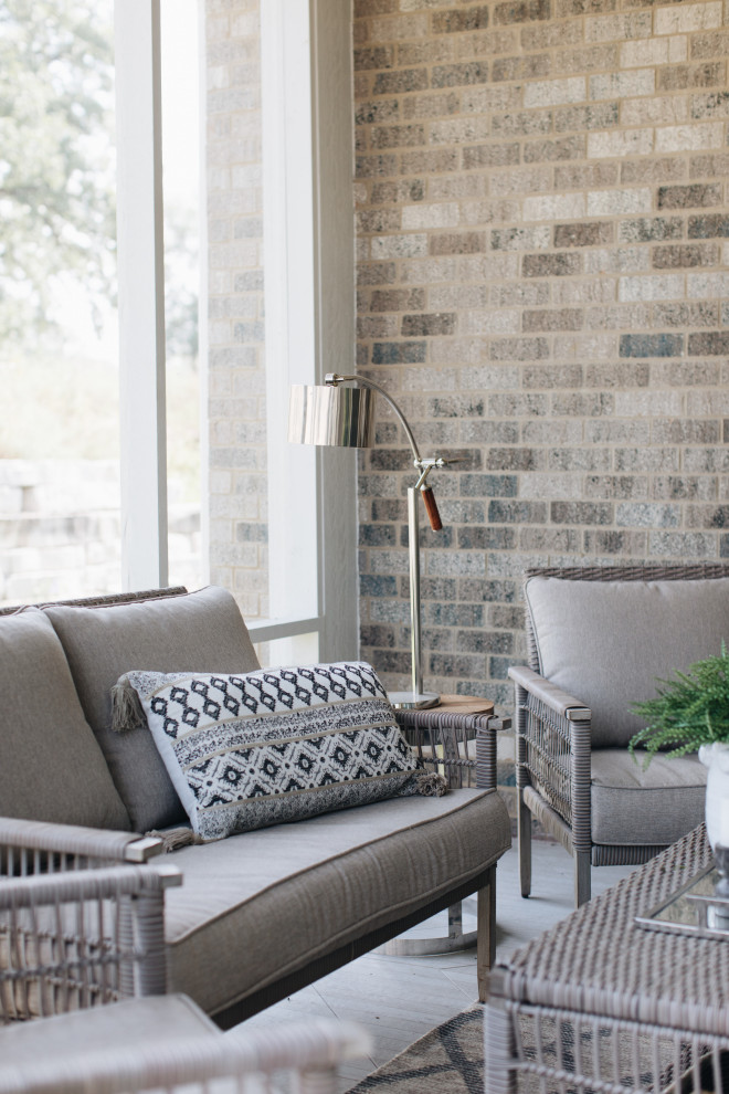Transitional home design photo in Chicago