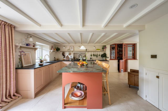 Kitchen traditional-kitchen