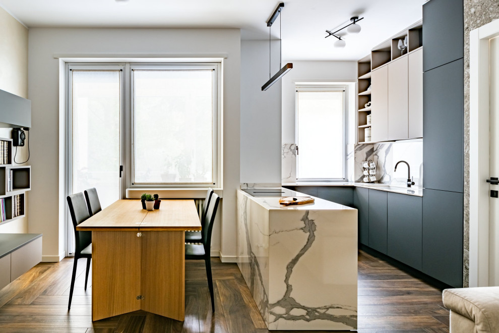 Cette image montre une salle à manger ouverte sur le salon minimaliste de taille moyenne avec un mur blanc, un sol en carrelage de porcelaine et un sol marron.