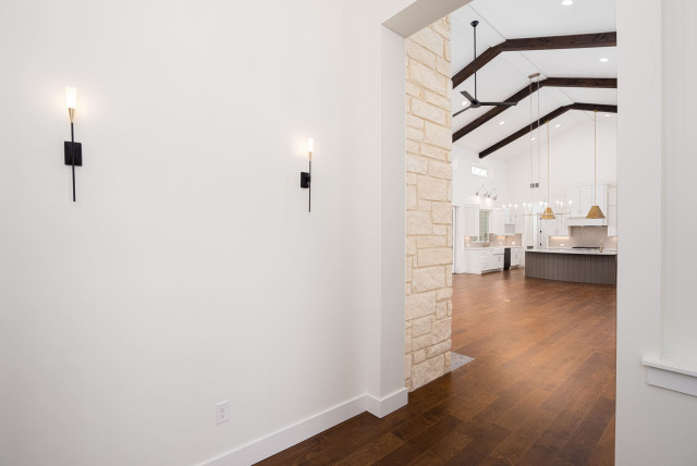 Belle Oaks - Hill Country Transitional transitional-entry