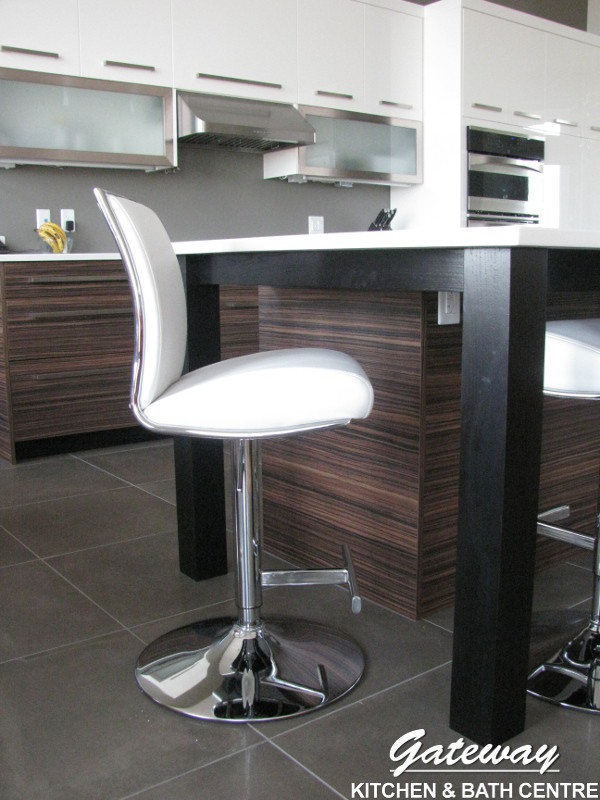Kitchen - modern kitchen idea