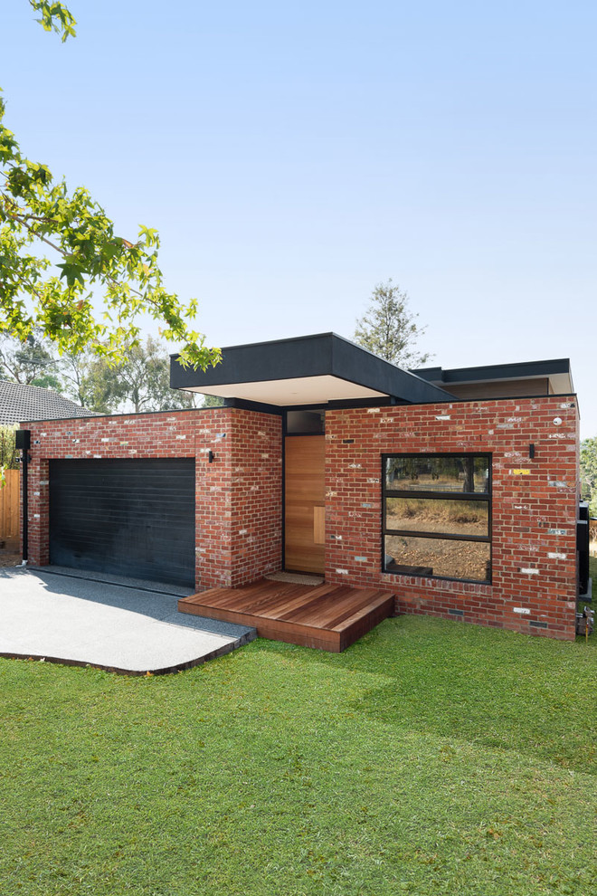Briar Hill Recycled red brick Modern Exterior Melbourne by Vital Build Briar Hill Recycled red brick Modern Exterior Melbourne by Vital Build