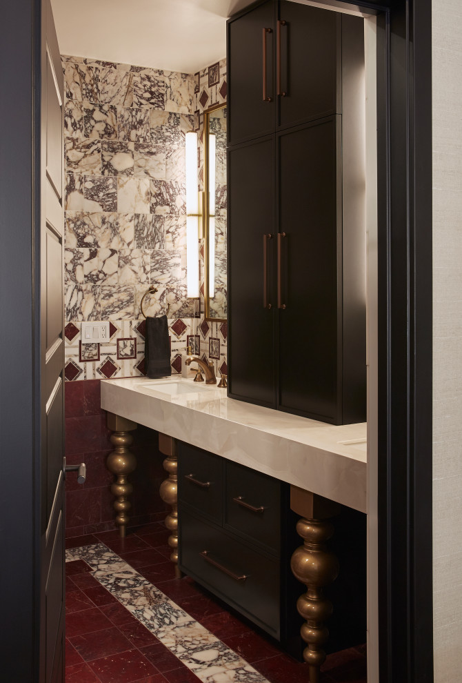 Источник вдохновения для домашнего уюта: главная ванная комната среднего размера в стиле модернизм с фасадами в стиле шейкер, черными фасадами, биде, разноцветной плиткой, мраморной плиткой, разноцветными стенами, мраморным полом, врезной раковиной, столешницей из искусственного камня, разноцветным полом, душем с распашными дверями, белой столешницей, тумбой под две раковины и встроенной тумбой