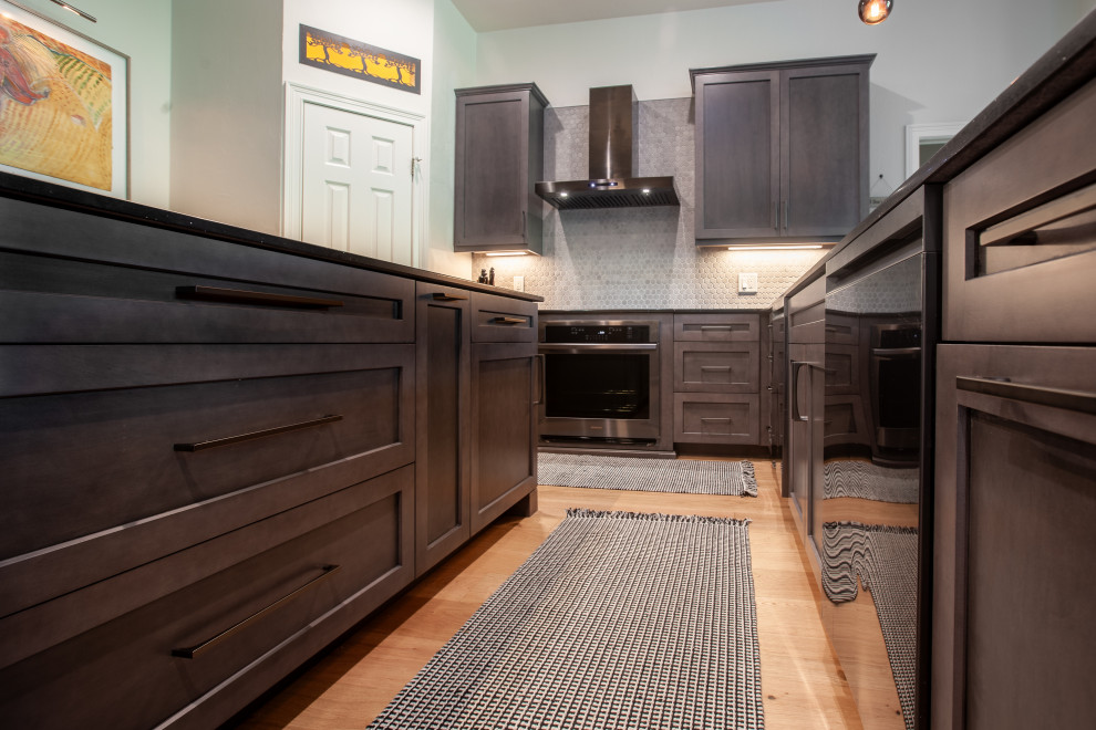 Kitchen - kitchen idea in Orlando