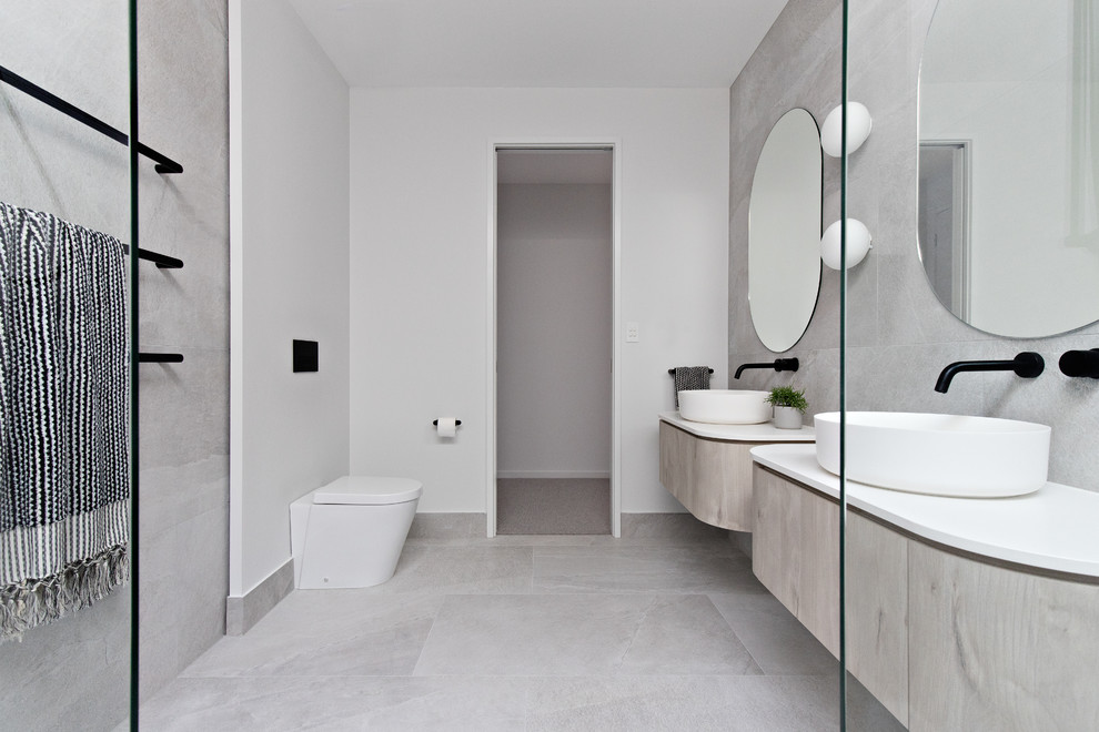 Bathroom - scandinavian bathroom idea in Gold Coast - Tweed