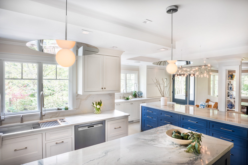Transitional kitchen photo in Bridgeport