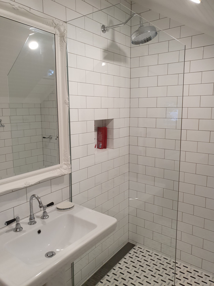 Mona Vale beach house Beach Style Sydney by Artform Collective