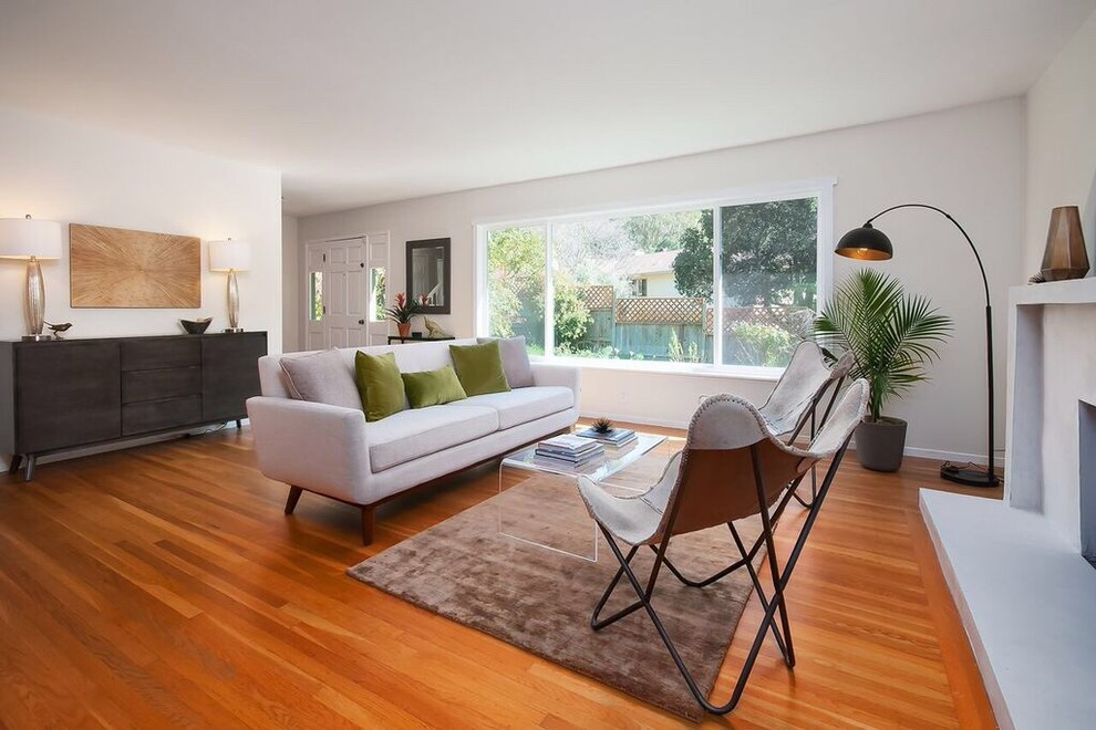 Sidney Ct. Staging