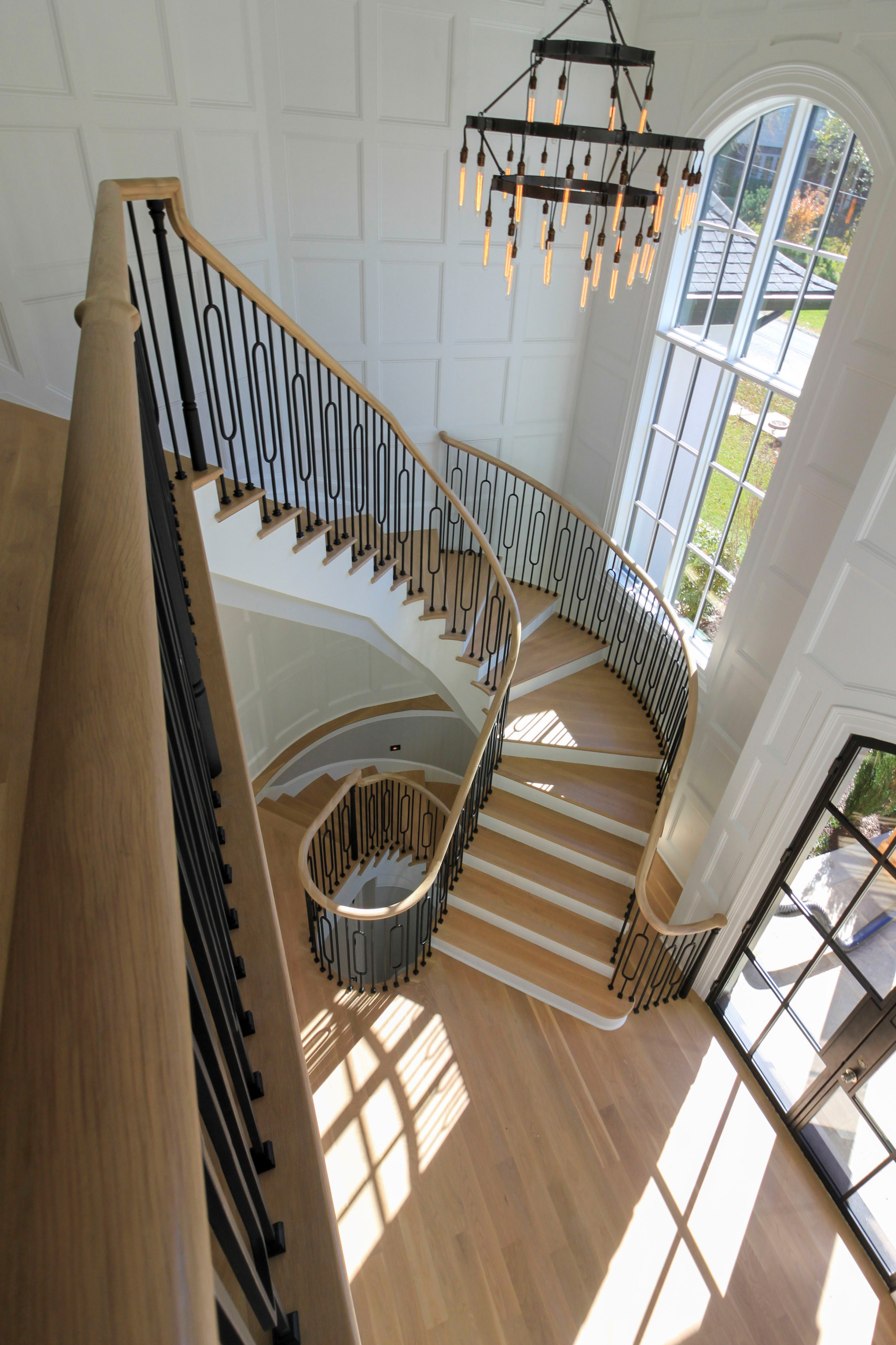 95_Remarkable and elegant floating elliptical staircase, McLean, VA 22101