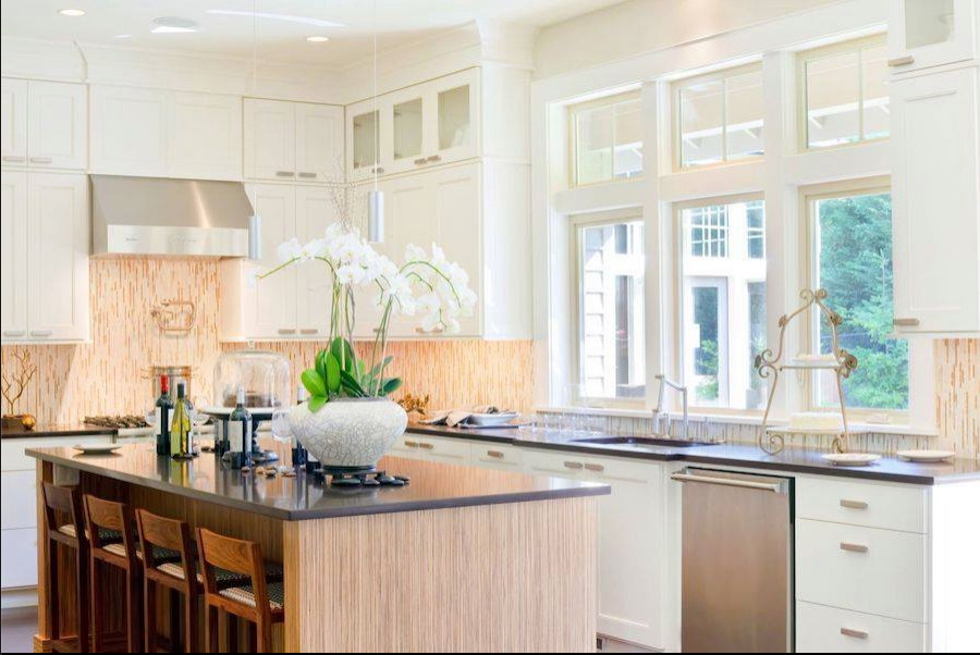 Inspiration for a transitional kitchen remodel in Boston