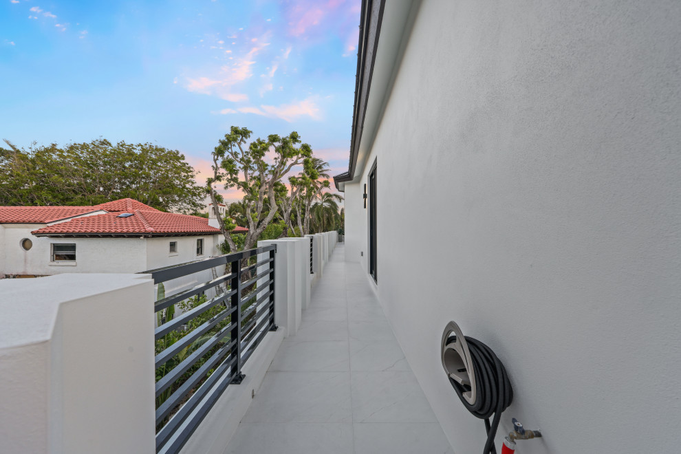 PRIVATE RESIDENCE - OCEAN RIDGE