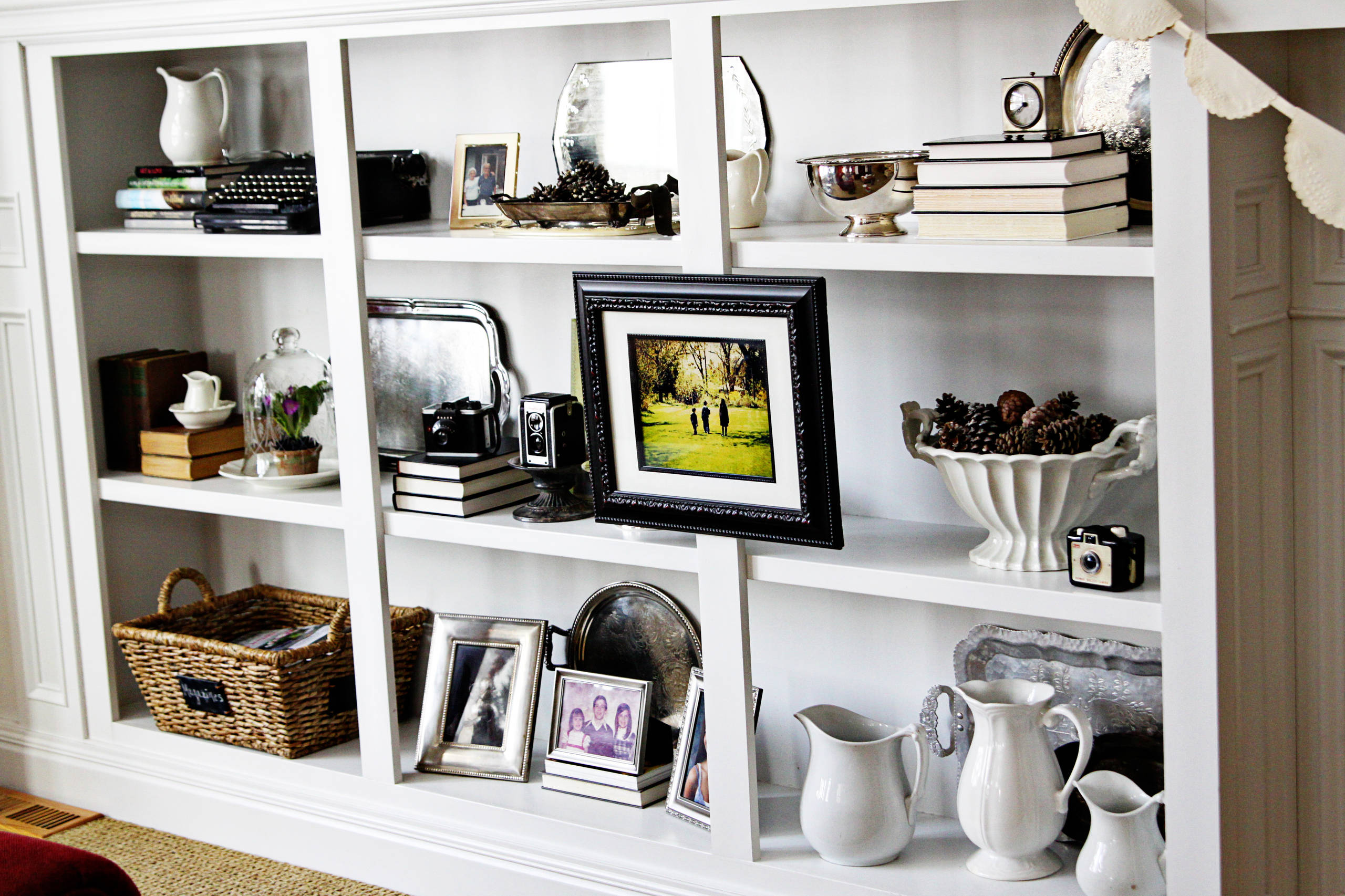 Handmade Home: How to Style Your Bookcase