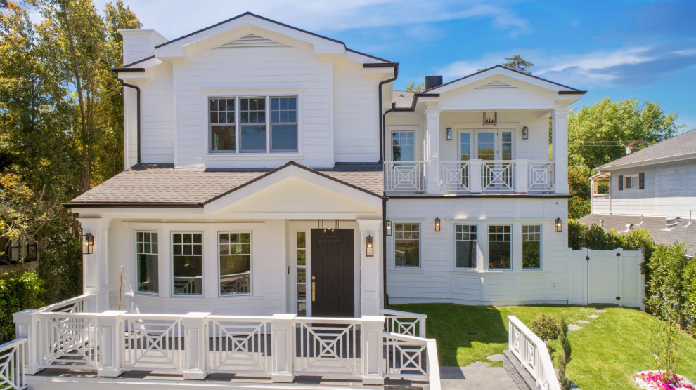 Дом в стиле Кейпкод на  Шерман Оакс