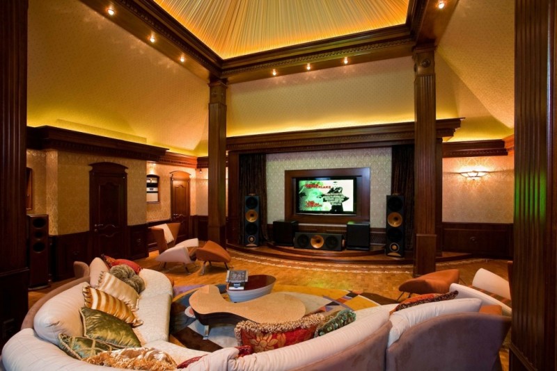 Домашний кинотеатр на мансарде