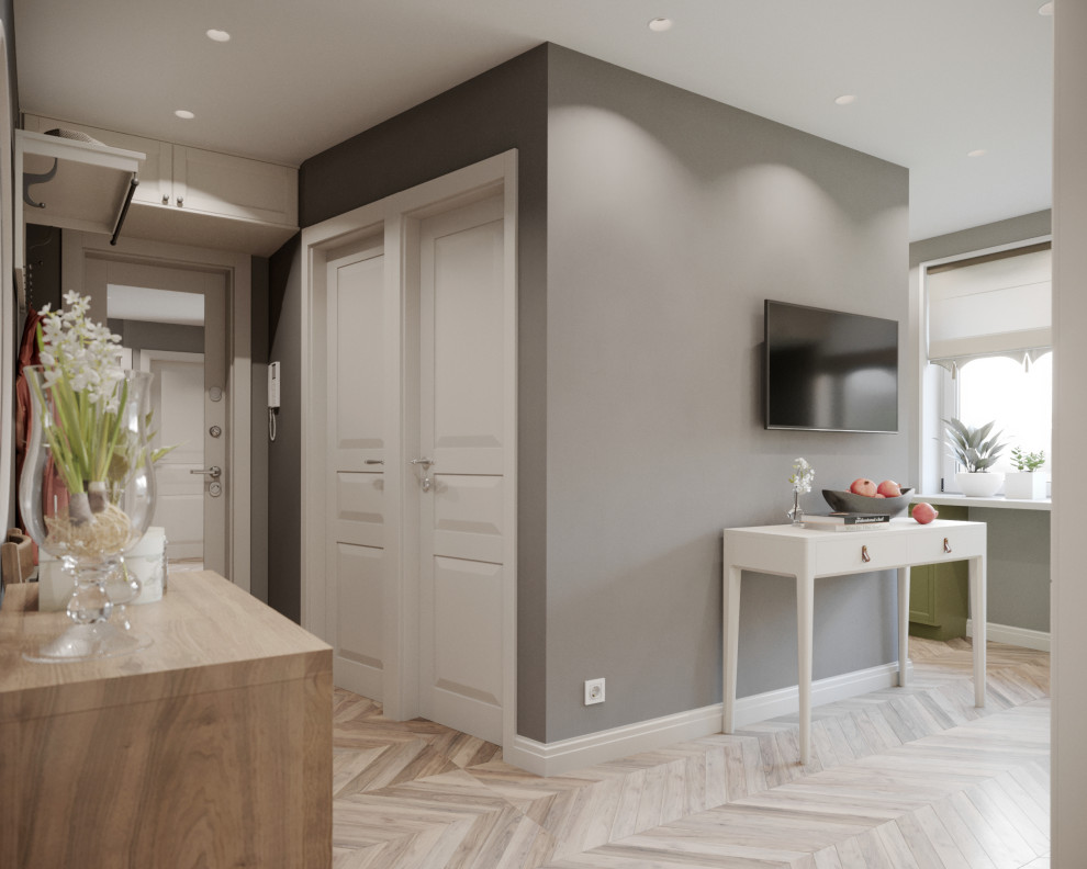 Apartment in old building, Dybenko street