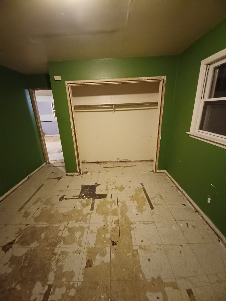 Inspiration for a transitional home design remodel in Milwaukee