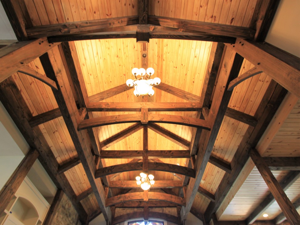 Home design - rustic home design idea in Indianapolis