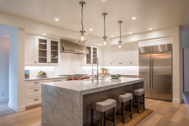 Kitchen transitional-kitchen