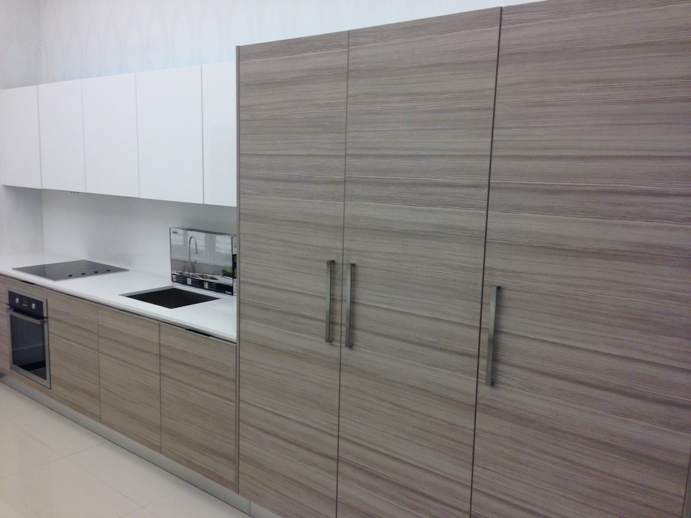 Contemporary kitchen cabinets in Miami by Metro Renovation