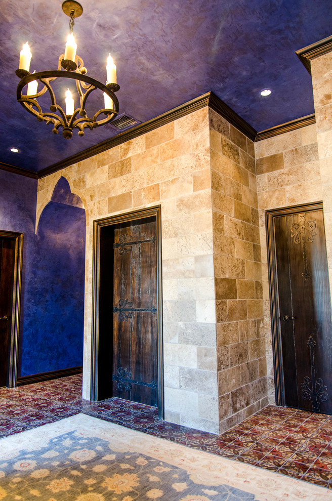 Inspiration for a traditional hallway in Dallas.