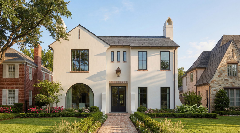 Example of a transitional exterior home design in Dallas
