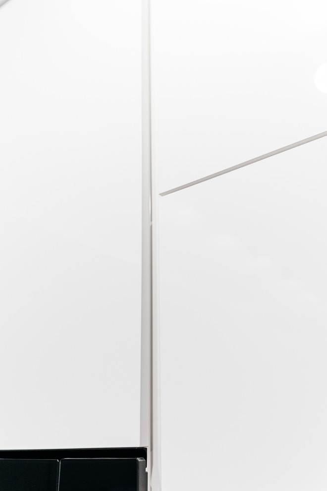 Угловая кухня с фасадами Fenix