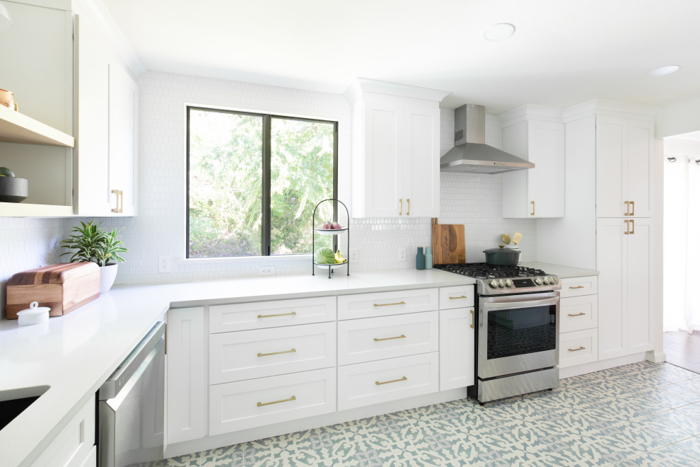 Kitchen - kitchen idea in Austin