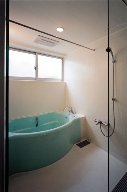 el Forty One moderno-stanza-da-bagno