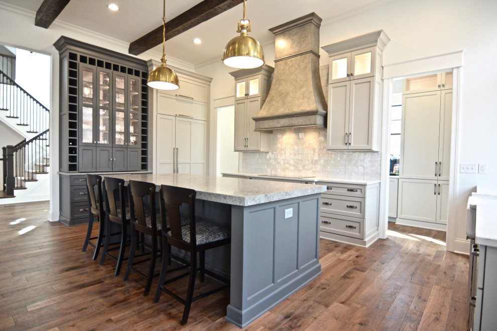 Inspiration for a transitional home design remodel in Indianapolis