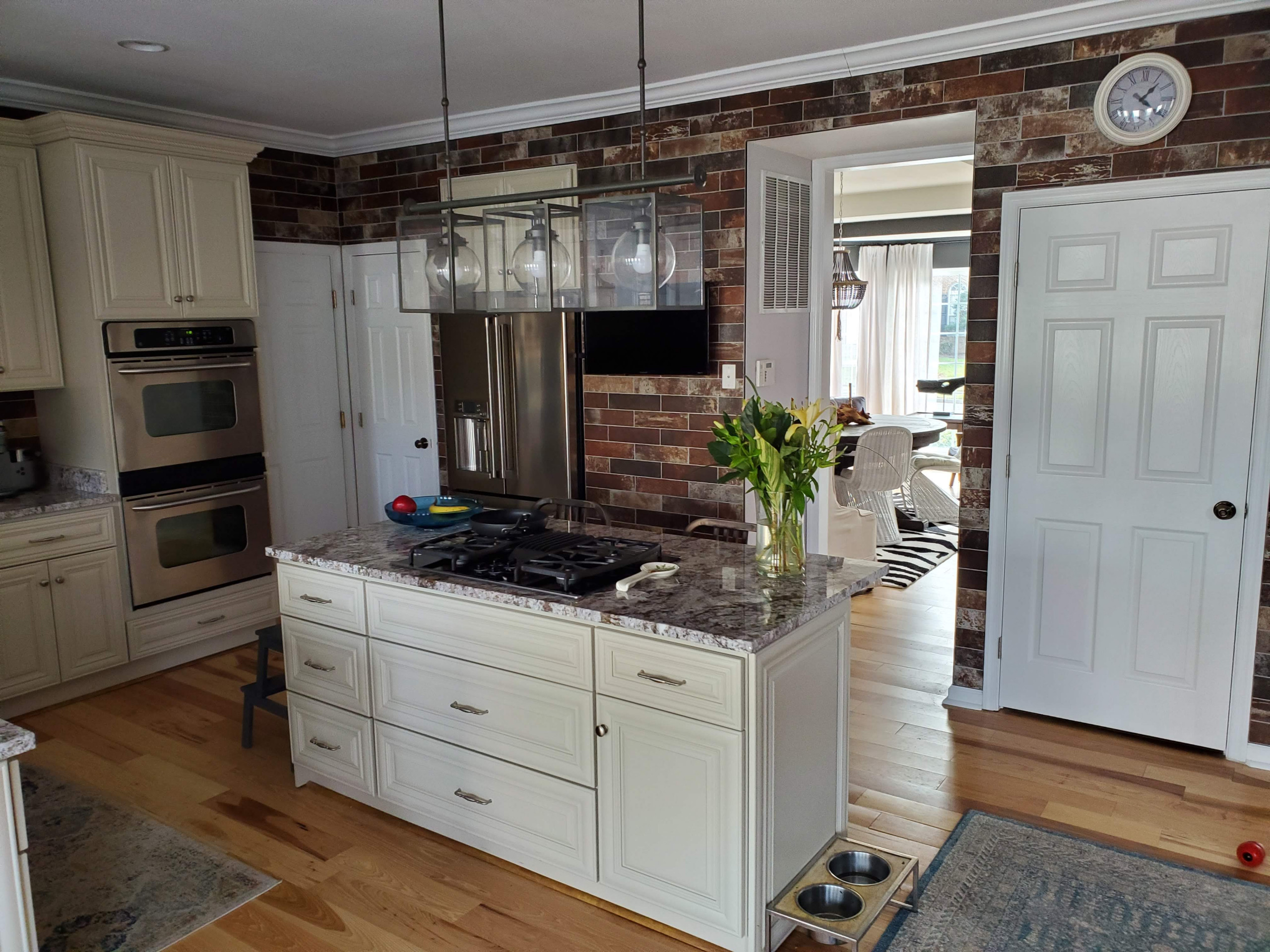 Tiled Accent Wall In Kitchen