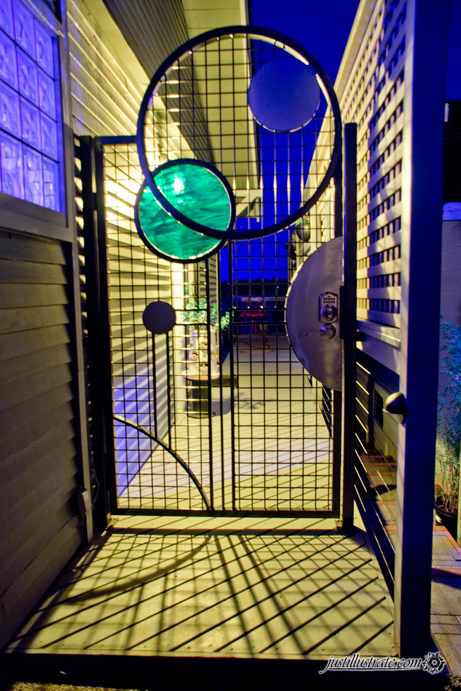 Example of a minimalist entryway design in Seattle