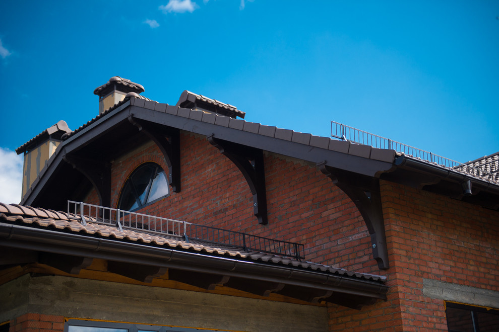 Монтаж крыши и свесов