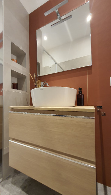 MILANO - BANDE NERE_PENTALOCALE CON GIARDINO contemporary-bathroom