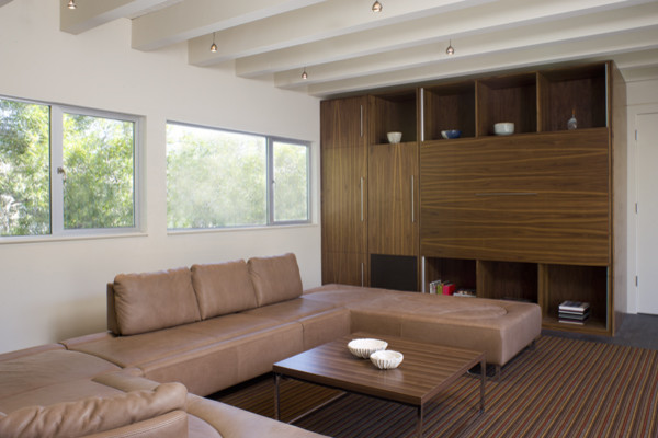 Design ideas for a modern family room in San Francisco.