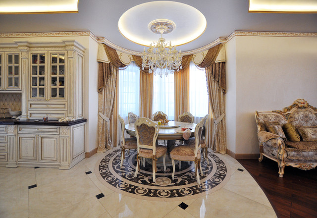 Коттедж classico-sala-da-pranzo