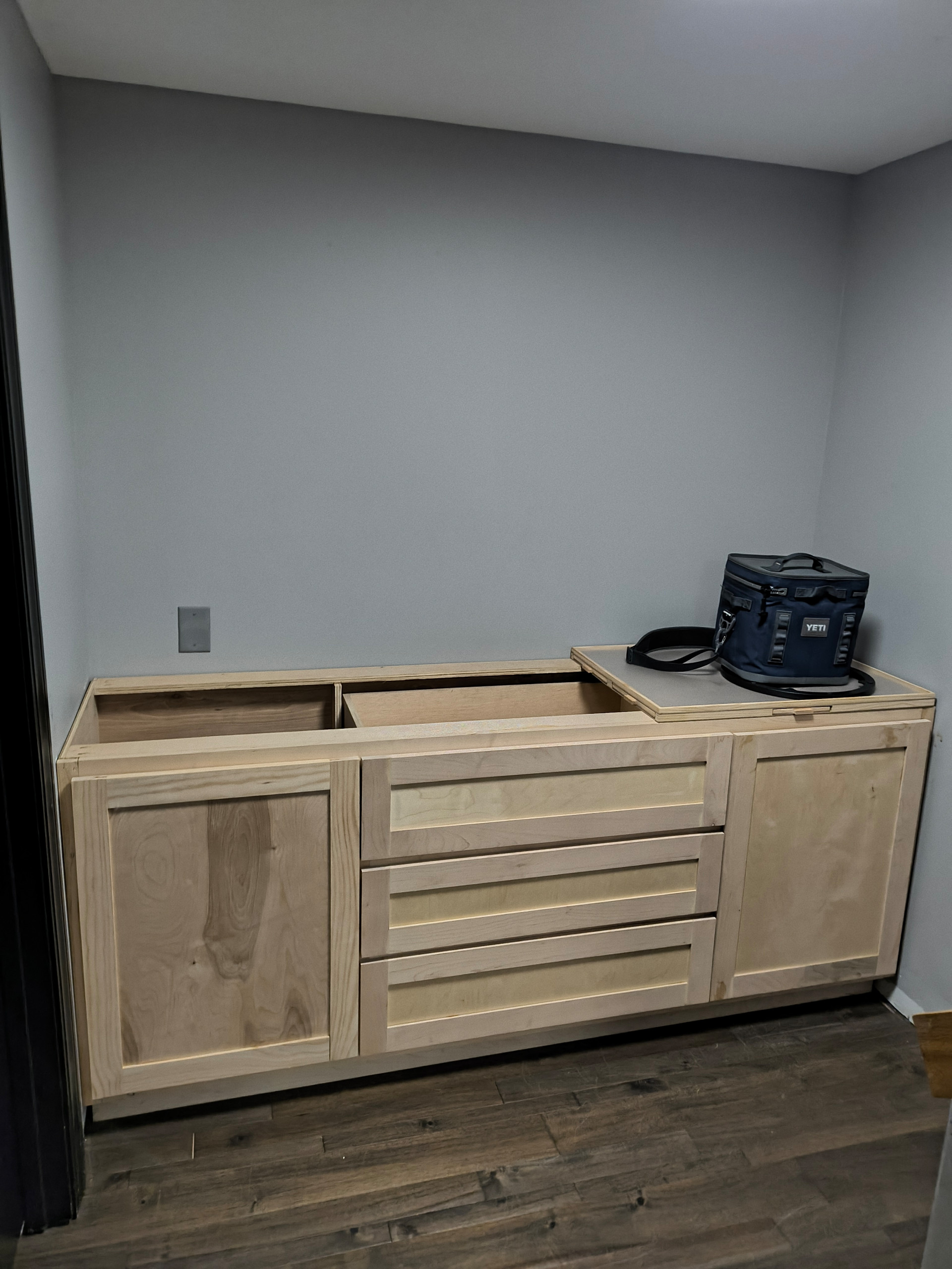 Custom Home Bar - Basement