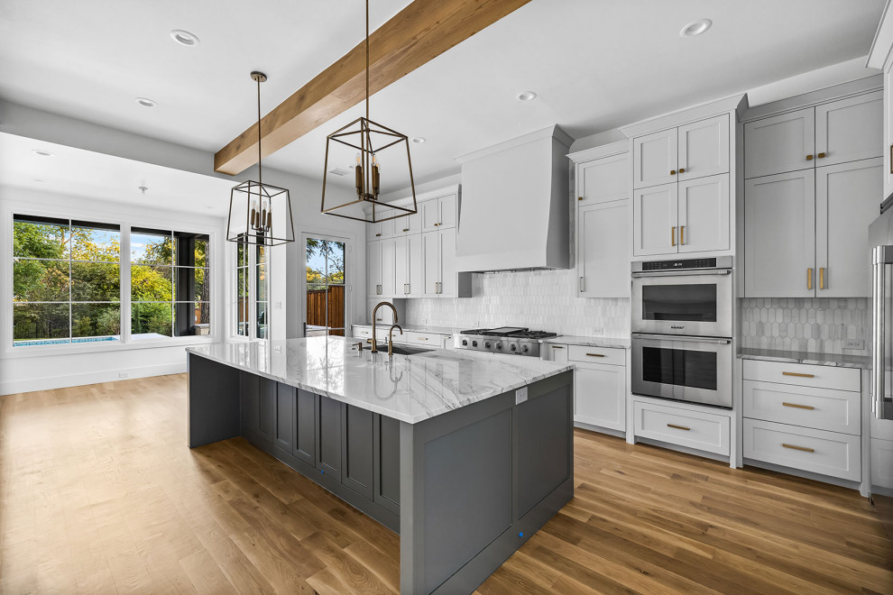 Inspiration for a transitional kitchen remodel in Dallas