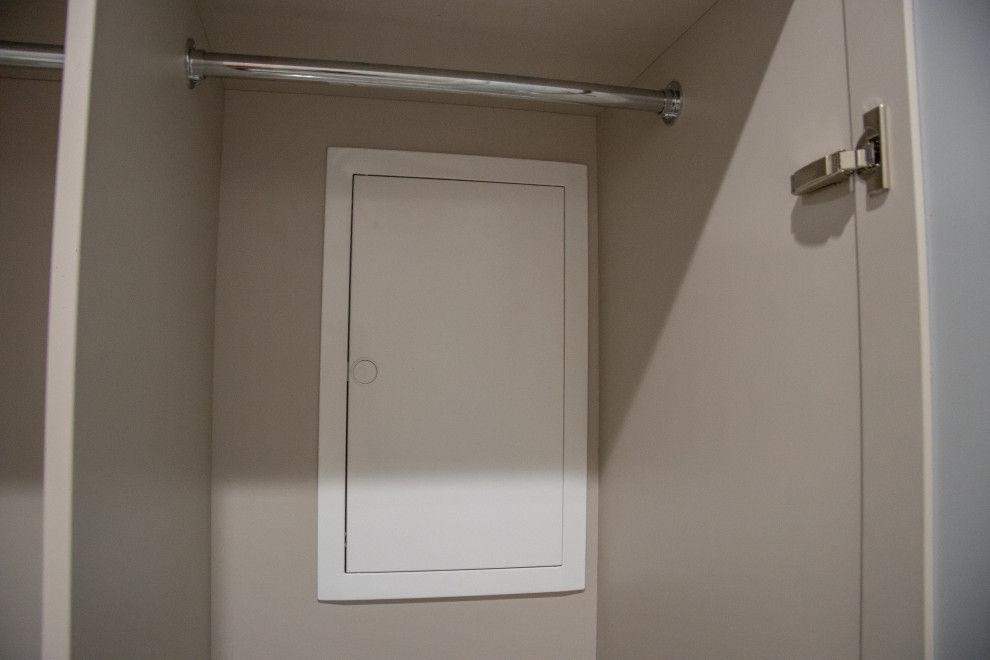 Шкафы (распашные) в прихожую в ниши