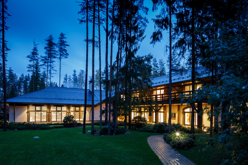 ЗАГОРОДНЫЙ ДОМ В ЗАПАДНОЙ ЛИЦЕ