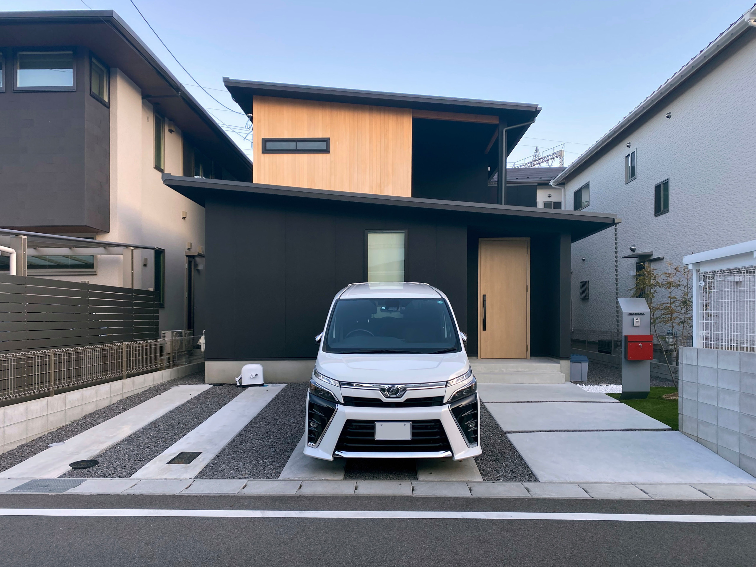 おしゃれな和モダンな家の外観の画像 21年9月 Houzz ハウズ おしゃれな和モダンな家の外観の画像 21年9月 Houzz ハウズ