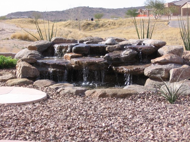 Water Features american-southwest-garden