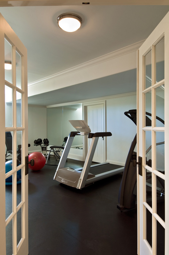Design ideas for a modern home gym in New York.