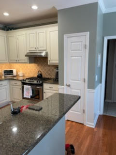 Inspiration for a transitional home design remodel in Atlanta